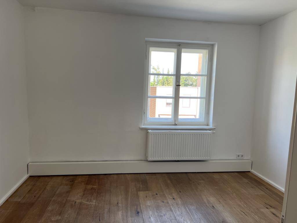 Nette 2 ZKB Wohnung mit großer Loggia – günstig für Münchenpendler !, 86167 Augsburg (Lechhausen)