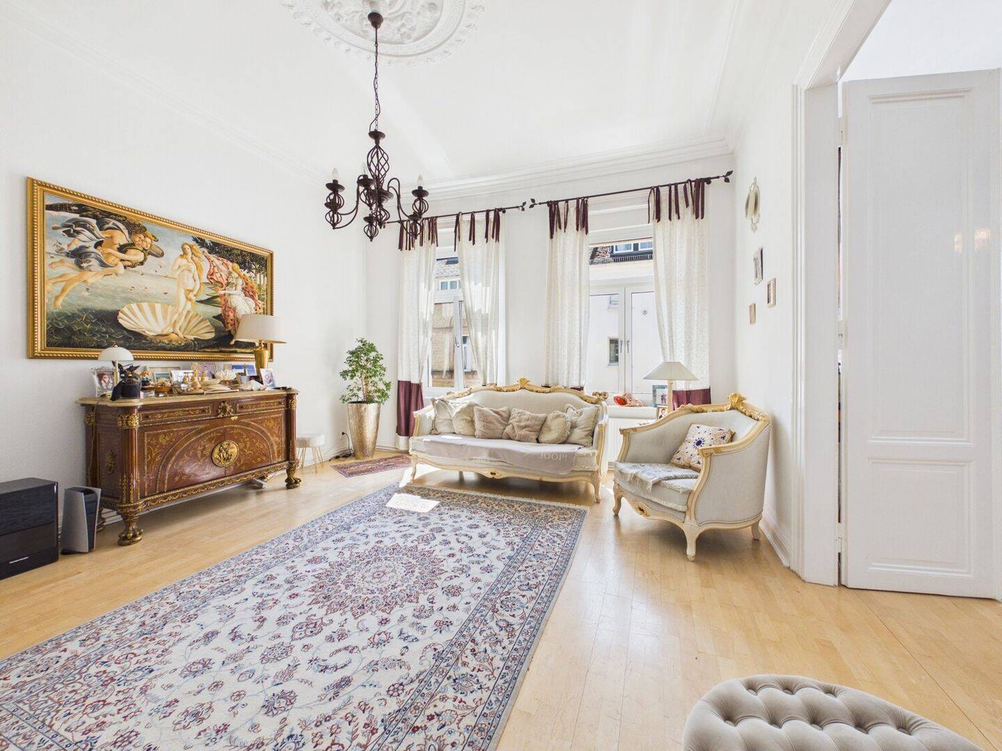 Helle Altbauwohnung mit Balkon, nahe der Adolfsallee und fußläufig zum Bahnhof ! – 65185 Wiesbaden – Vorschaubild 3