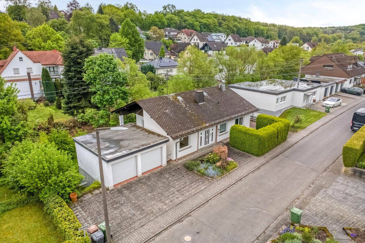Großes Einfamilienhaus in ruhiger Lage am Aubach, 56424 Bannberscheid
