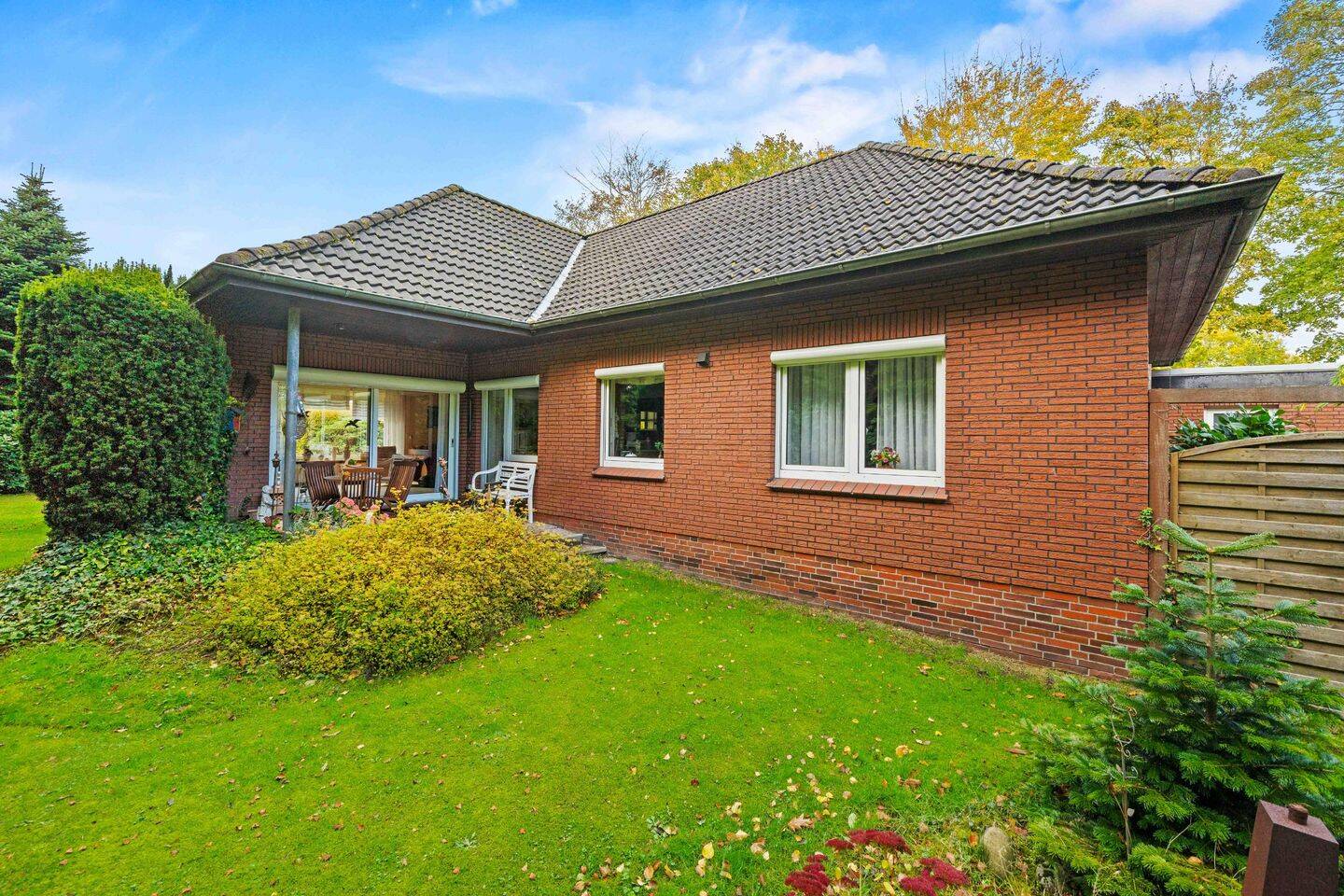 Charmanter Bungalow auf großzügigem Grundstück in ruhiger Lage, 26532 Großheide