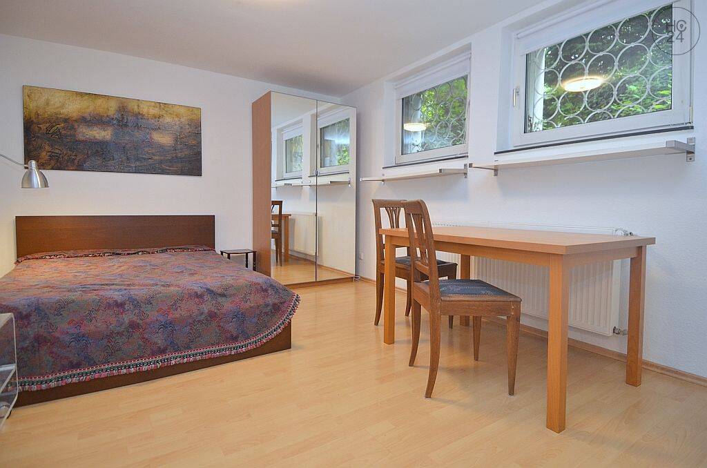 Möbliertes 1-Zimmer Apartment im Souterrain mit Internet in Mainz, 55131 Mainz (Altstadt Neustadt Oberstadt Weisenau)
