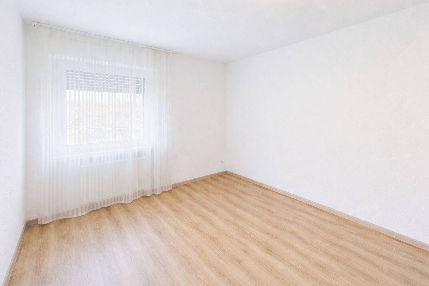 Vermietete 4-Zimmer-Wohnung mit Balkon und idealer Raumaufteilung in Bergheim-Kenten., 50126 Bergheim