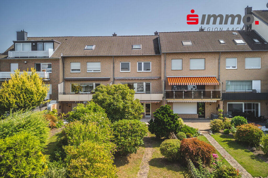Attraktives Einfamilienhaus für die Familie! Sonniges Grundstück mit schönem Garten, Doppelgarage und zusätzlicher Ausbaureserve im Dachgescho, 41199 Mönchengladbach