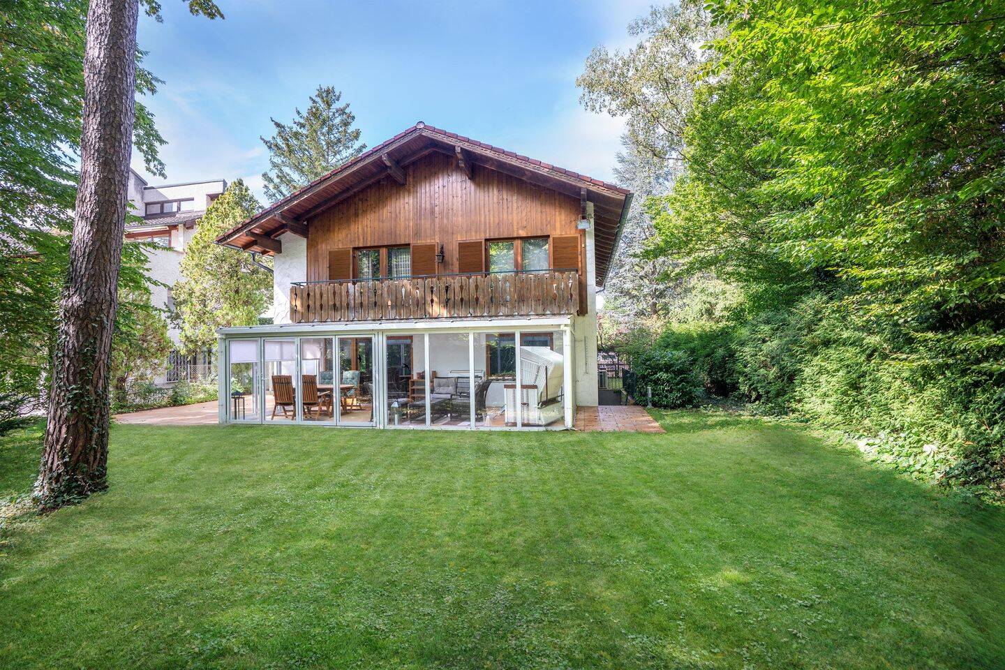 Viel Raum für zahlreiche Optionen. Grundstück mit Familienhaus., 81477 München (Thalk. Obersendl.-Forsten-Fürstenr.-Solln)