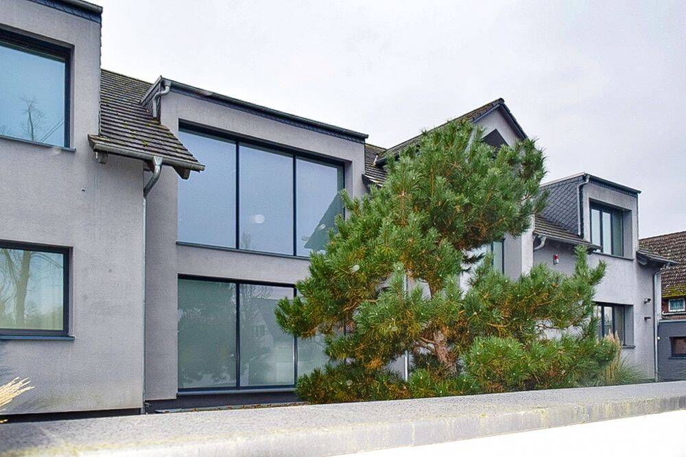 Zwangsversteigerung Villa mit Einliegerwohnung, Schwimmbad und Wald – keine Käuferprovision!, 63454 Hanau