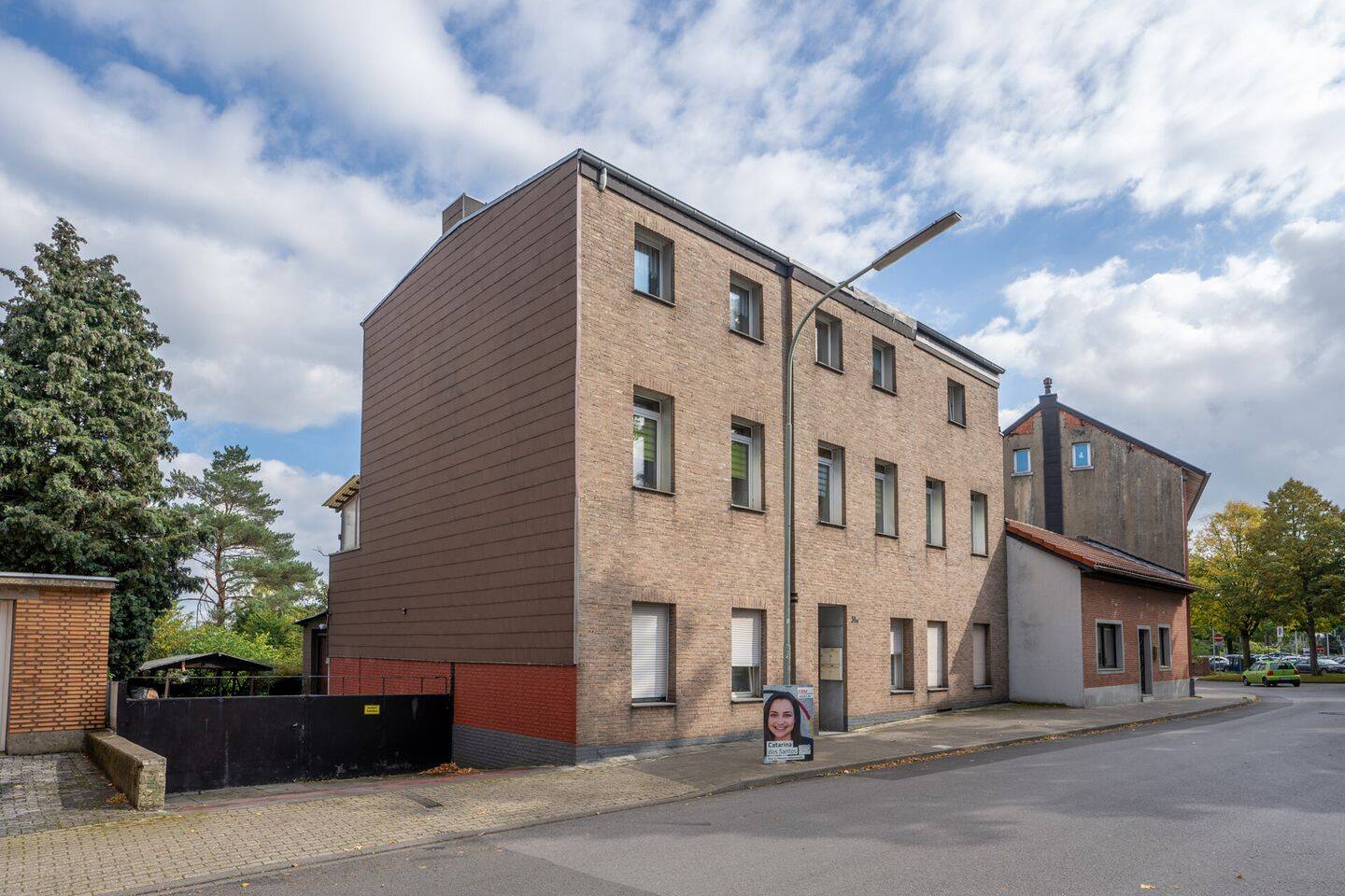 Bestand kaufen, Neubau planen! 4 Einheiten + Neubau-Option auf 902 m² Grundstück, 52249 Eschweiler