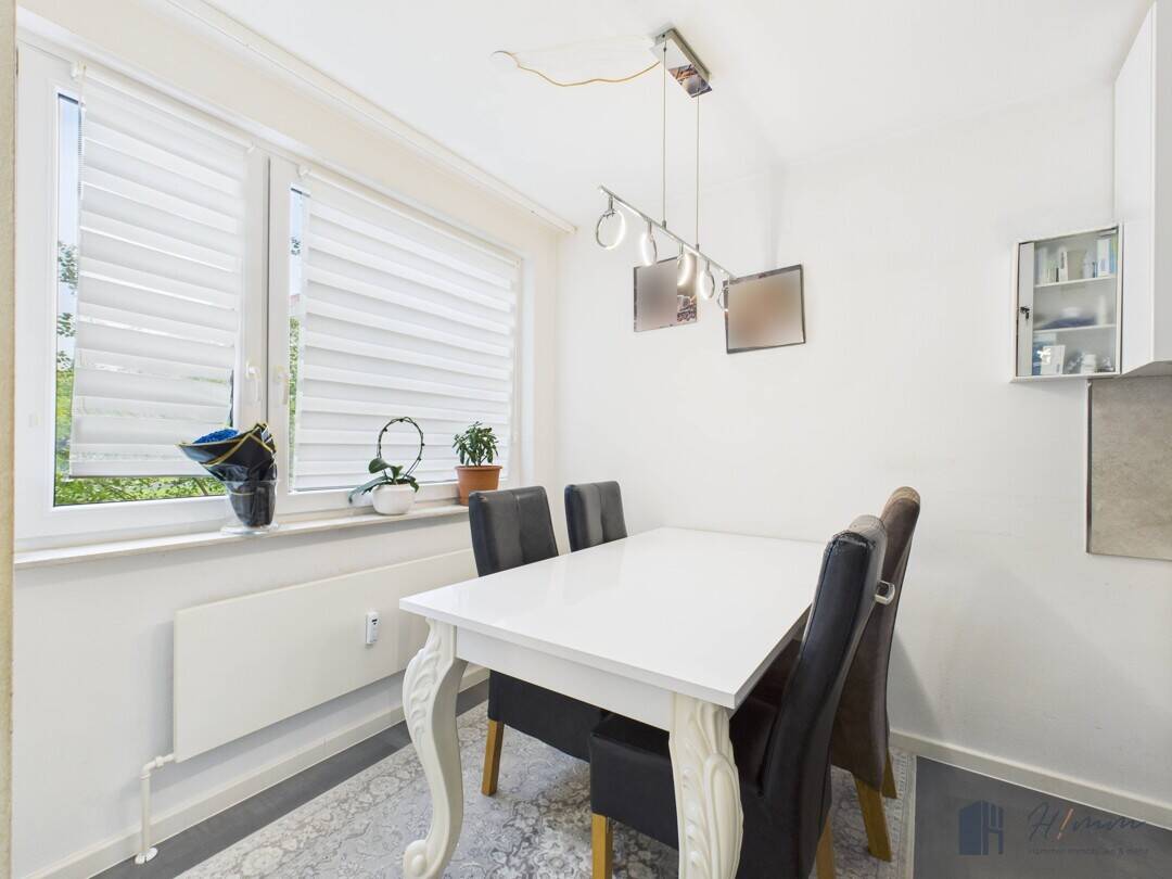 Lichtdurchflutete 4-Zimmer-Wohnung mit Balkon und Tiefgaragenstellplatz!, 56075 Koblenz (Karthause Mitte Oberwerth Stolzenfels Süd)