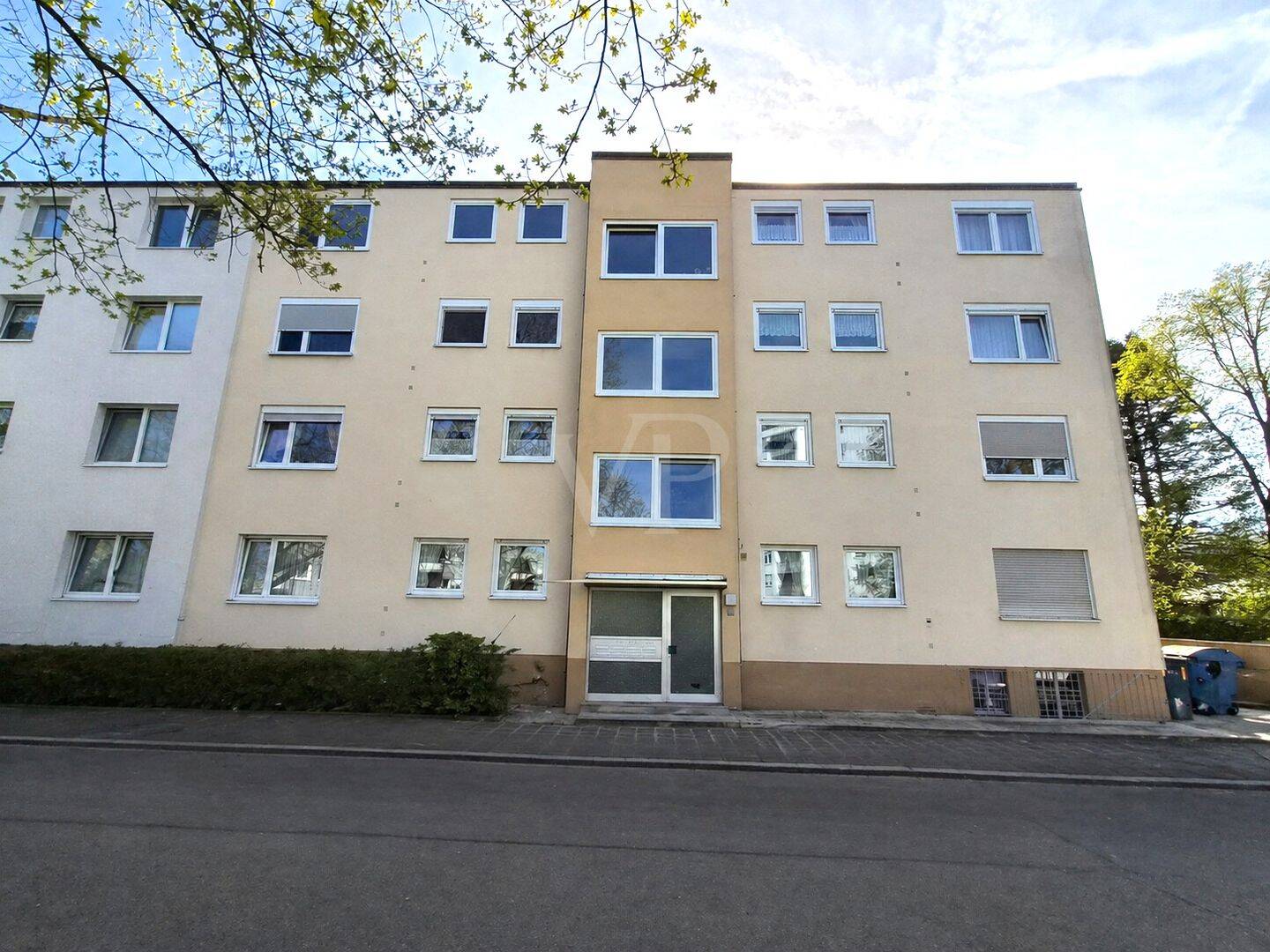 Hochwertige 3-Zimmer Etagenwohnung mit guter Raumaufteilung, Einbauküche und einigen Extras! – Nürnberg – Vorschaubild 3