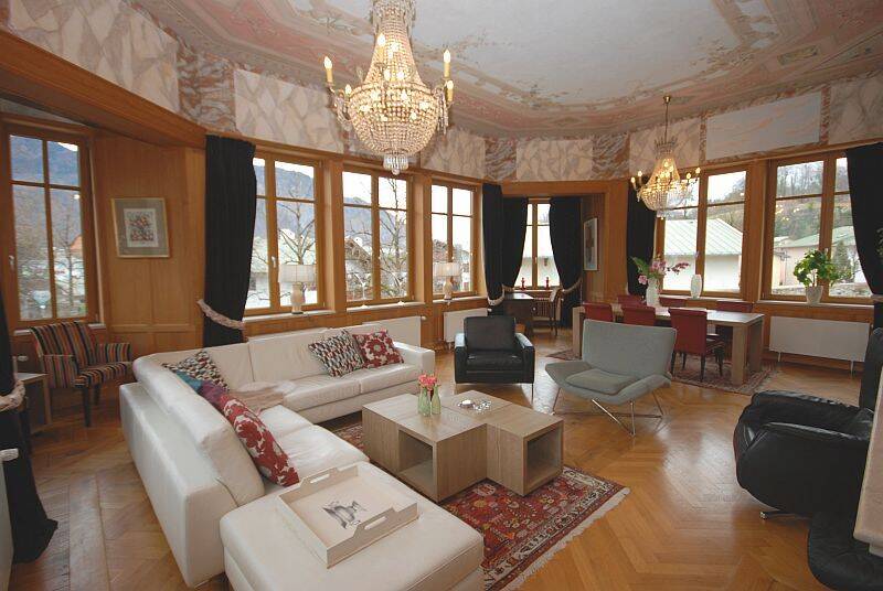 Möblierte gehobene Vier-Zimmer-Wohnung in zentrumsnaher Lage von Bad Reichenhall, 83435 Bad Reichenhall