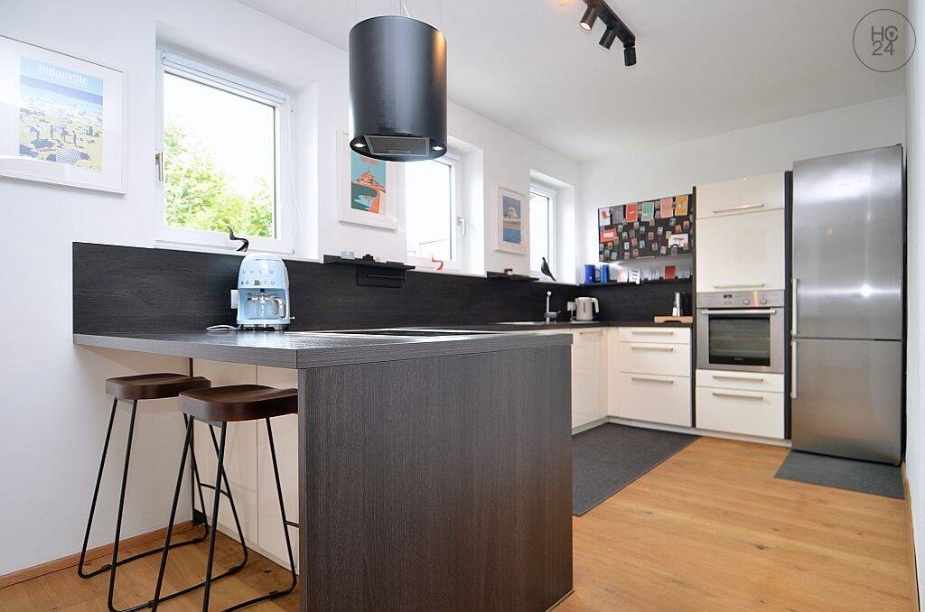 Modernes 5-Zimmer-Haus mit WLAN, Terrasse und Garten in Nürnberg Süd, 90473 Nürnberg (Langwasser)