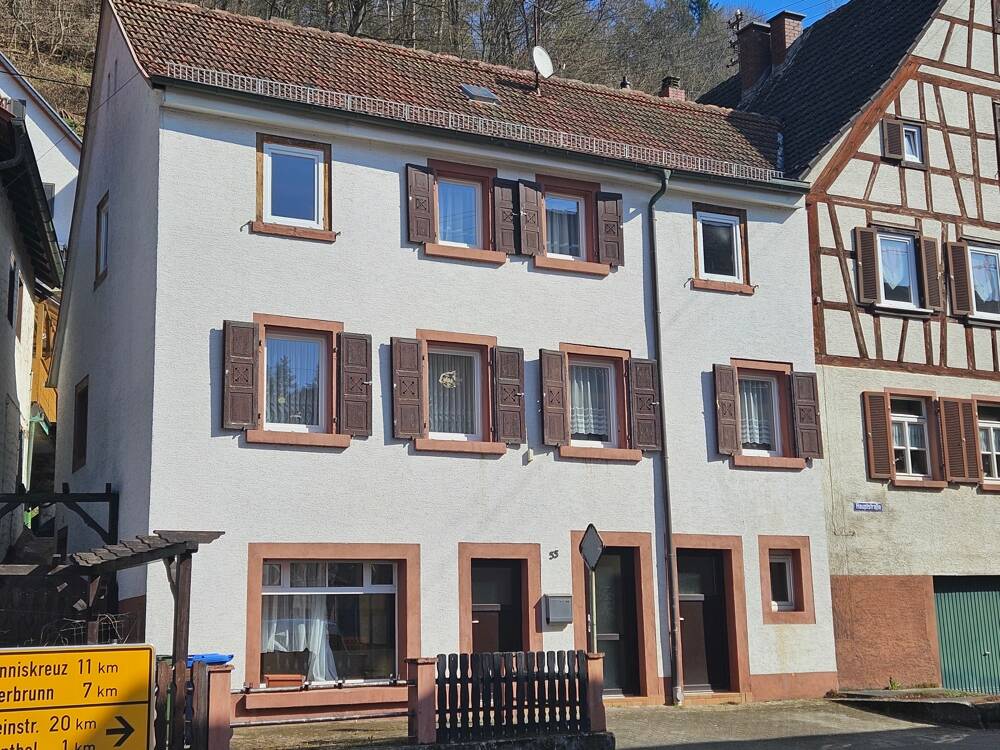 Modernisiertes Einfamilienhaus im Zentrum von Elmstein, 67471 Elmstein