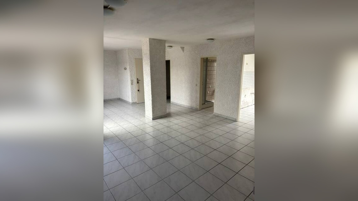 Teilmodernisierte 3-Zimmer-Maisonette-Dachgeschoßwohnung mit Balkon in Köln-Buchheim, 51065 Köln (Mülheim Buchforst Buchheim)