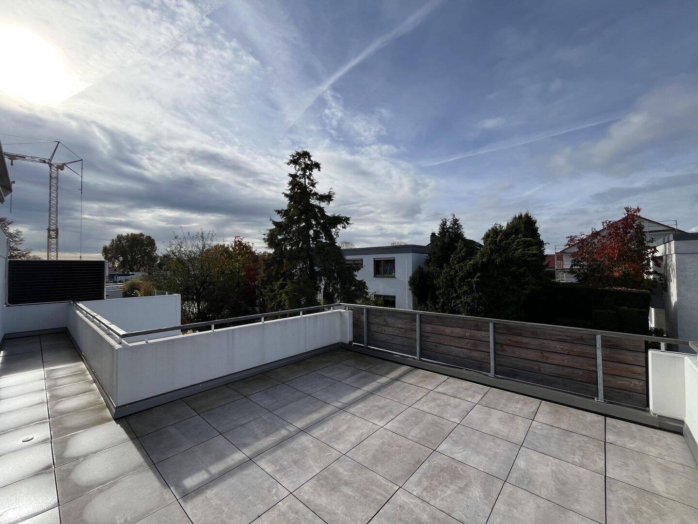 Großzügige Wohnung mit Dachterrasse, Hobbyraum und Garage – Raum für Ideen und Leben in Ludwigsfeld, 89231 Neu-Ulm