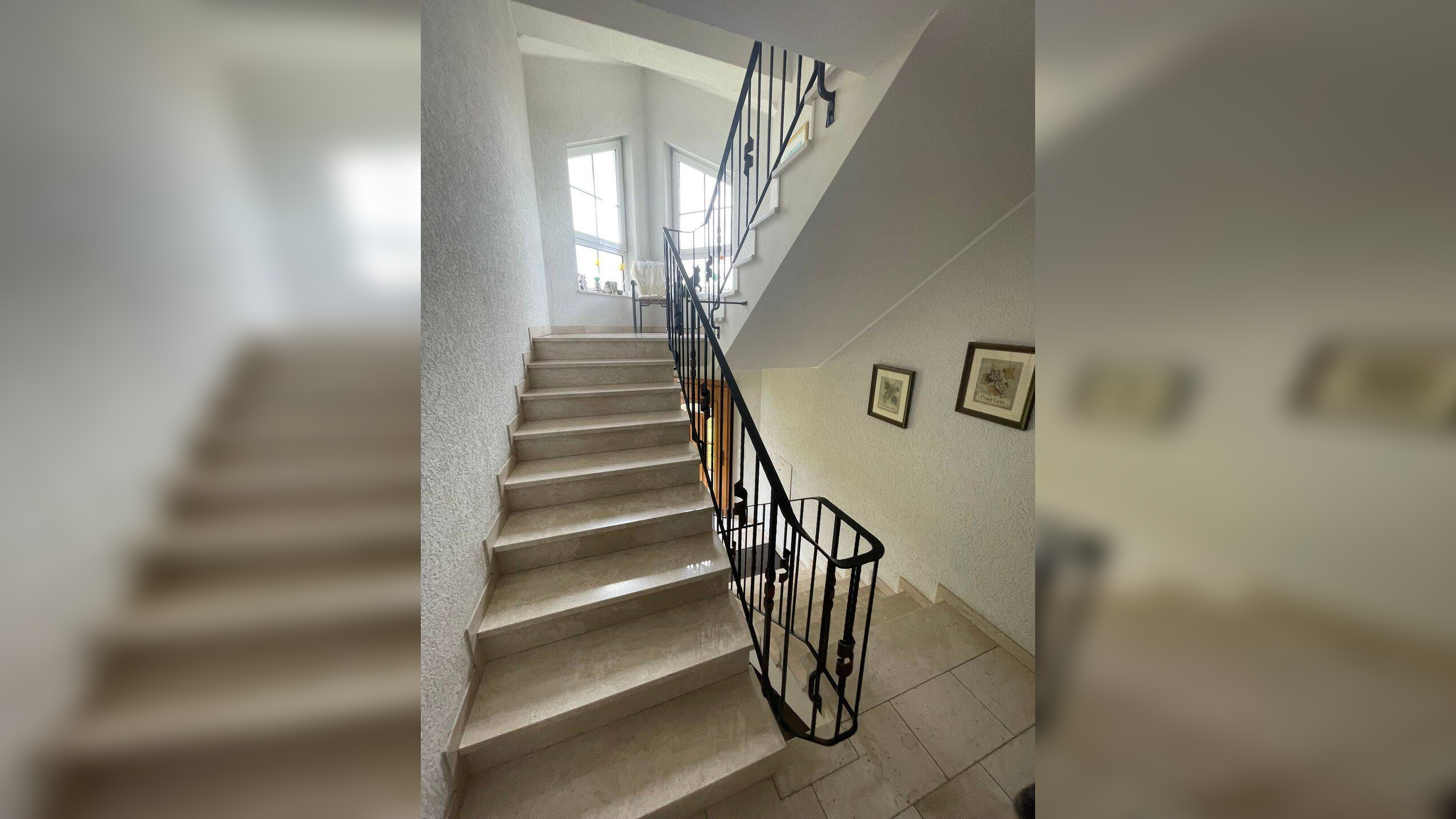 Gepflegte 2-Zimmer-Dachgeschosswohnung,2-Balkone, PKW-Stellplatz, EBK, ruhige Wohnlage, Bergneustadt, 51702 Bergneustadt