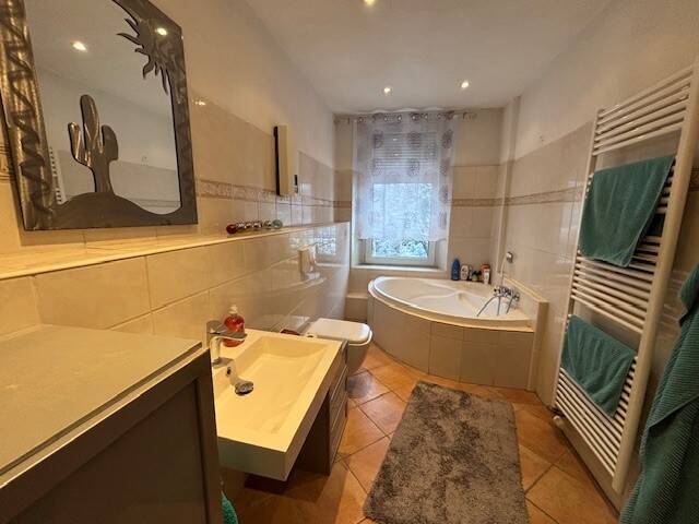 Geräumiges Einfamilienhaus Zentrum Rheydt Nahe Bahnhof, 41236 Mönchengladbach (Bonnenbroich Geneicken Heyden Mülfort Rheydt)