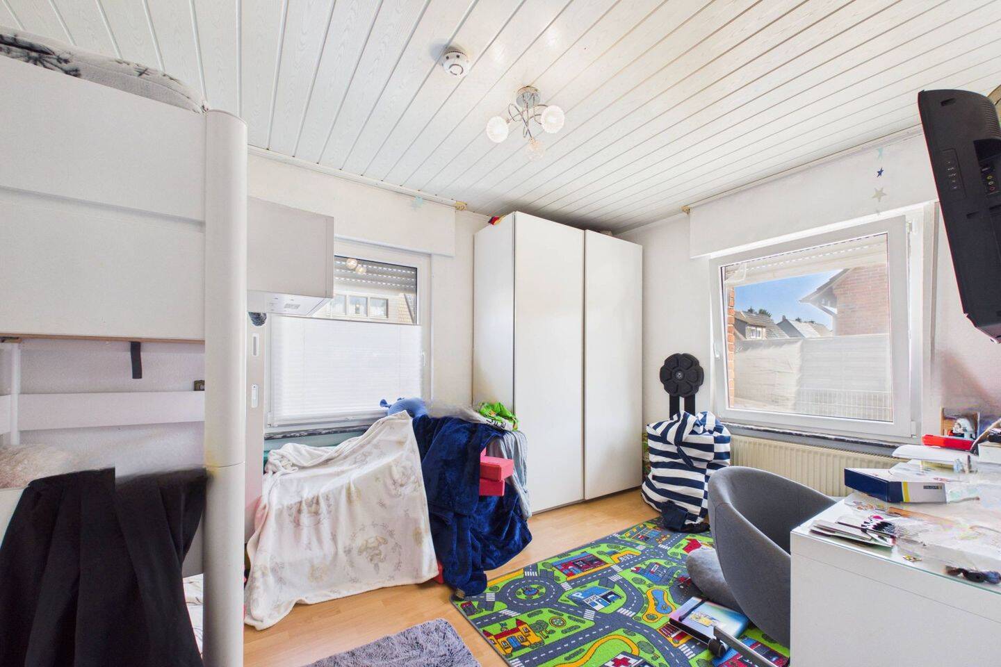 Mehr Platz als erwartet – Doppelhaushälfte mit Garten und Dachterrasse, 48529 Nordhorn