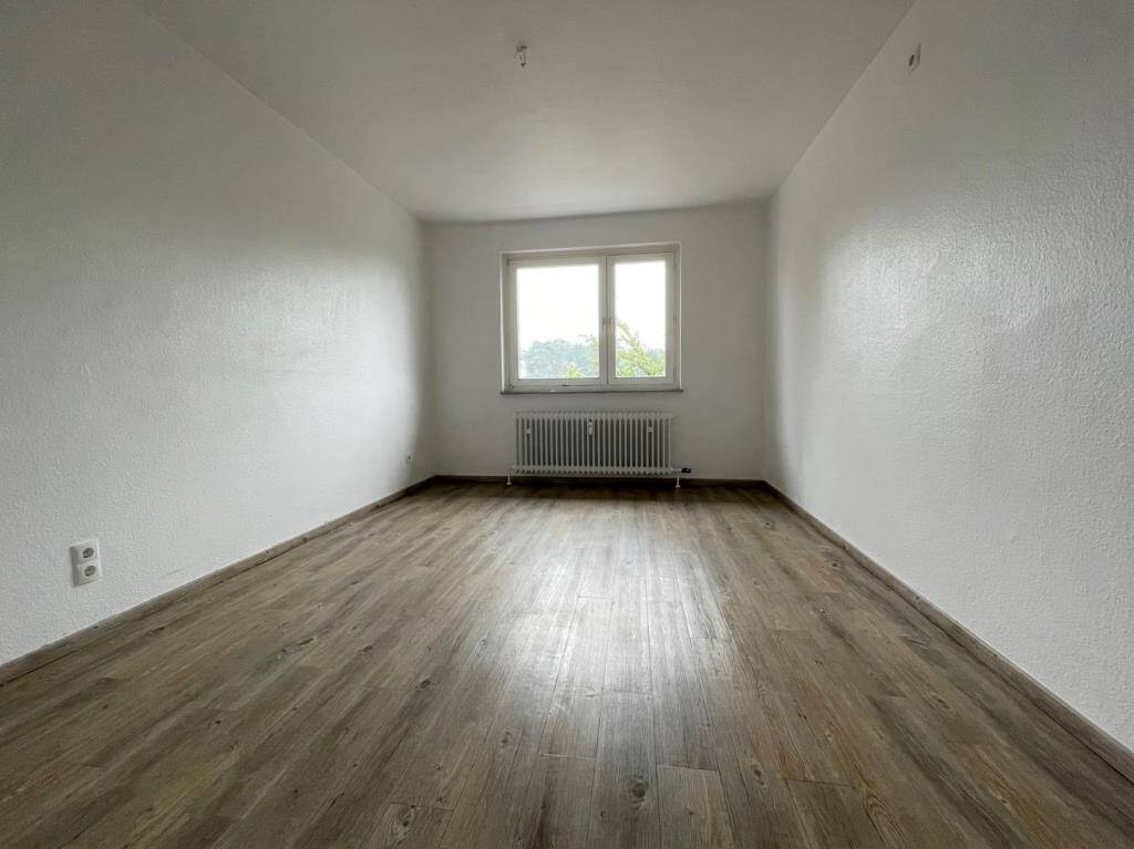 Jetzt frei – sanierte 3-Zimmer-Wohnung mit Balkon in Hambühren!, 29313 Hambühren