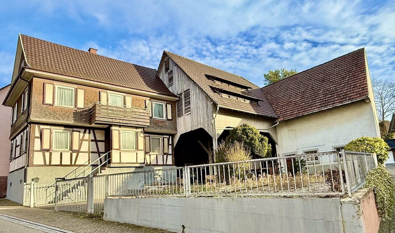 Fachwerkhaus mit großem Grundstück in bester Lage von Friesenheim – Ihr Sanierungsprojekt!, 77948 Friesenheim