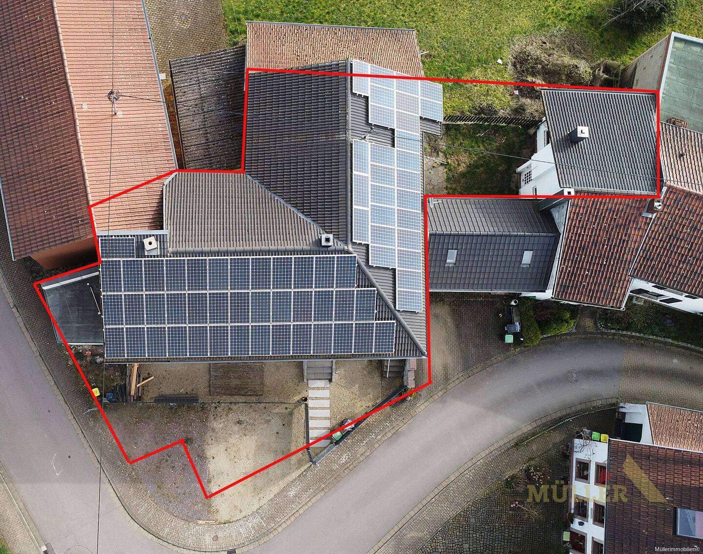 Zweifamilienhaus mit Garten und Garage in idyllischer ländlicher Gegend, 66798 Wallerfangen