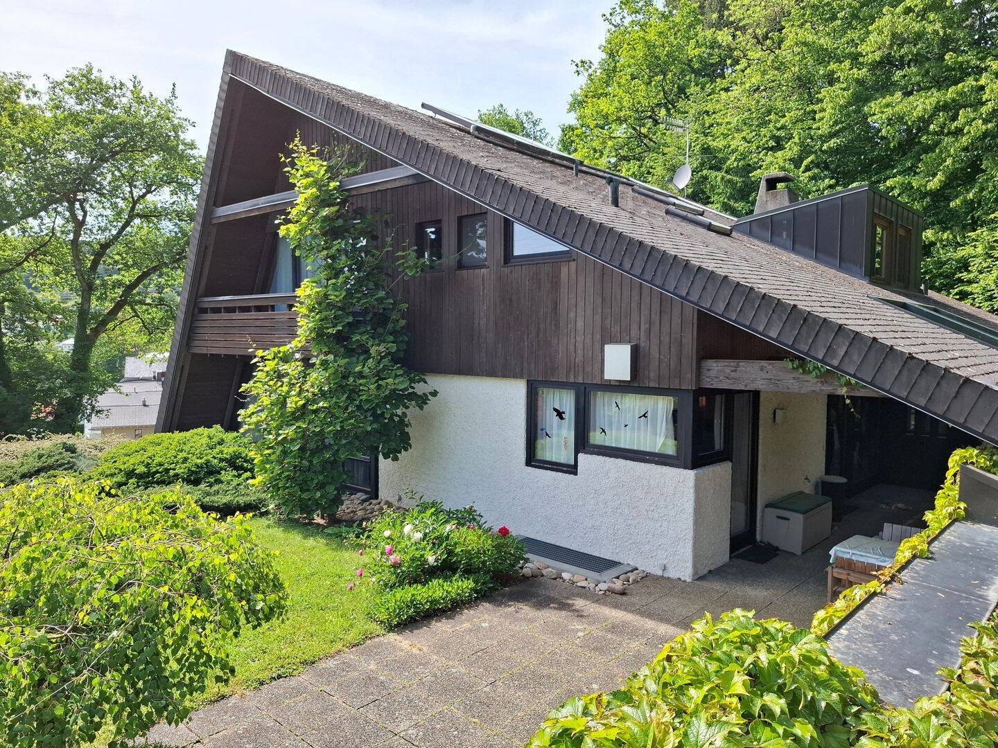Architektenhaus mit 2 Wohneinheiten und Büro in Gurtweil, 79761 Waldshut-Tiengen