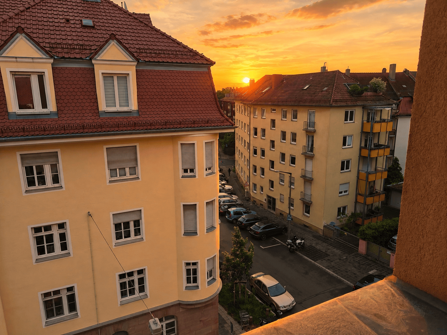 Einziehen & wohlfühlen: möbliertes 20 m2 Zimmer in renovierter 3er-WG mit 2 Bädern, inkl. Heizung, Strom & Internet, 90461 Nürnberg