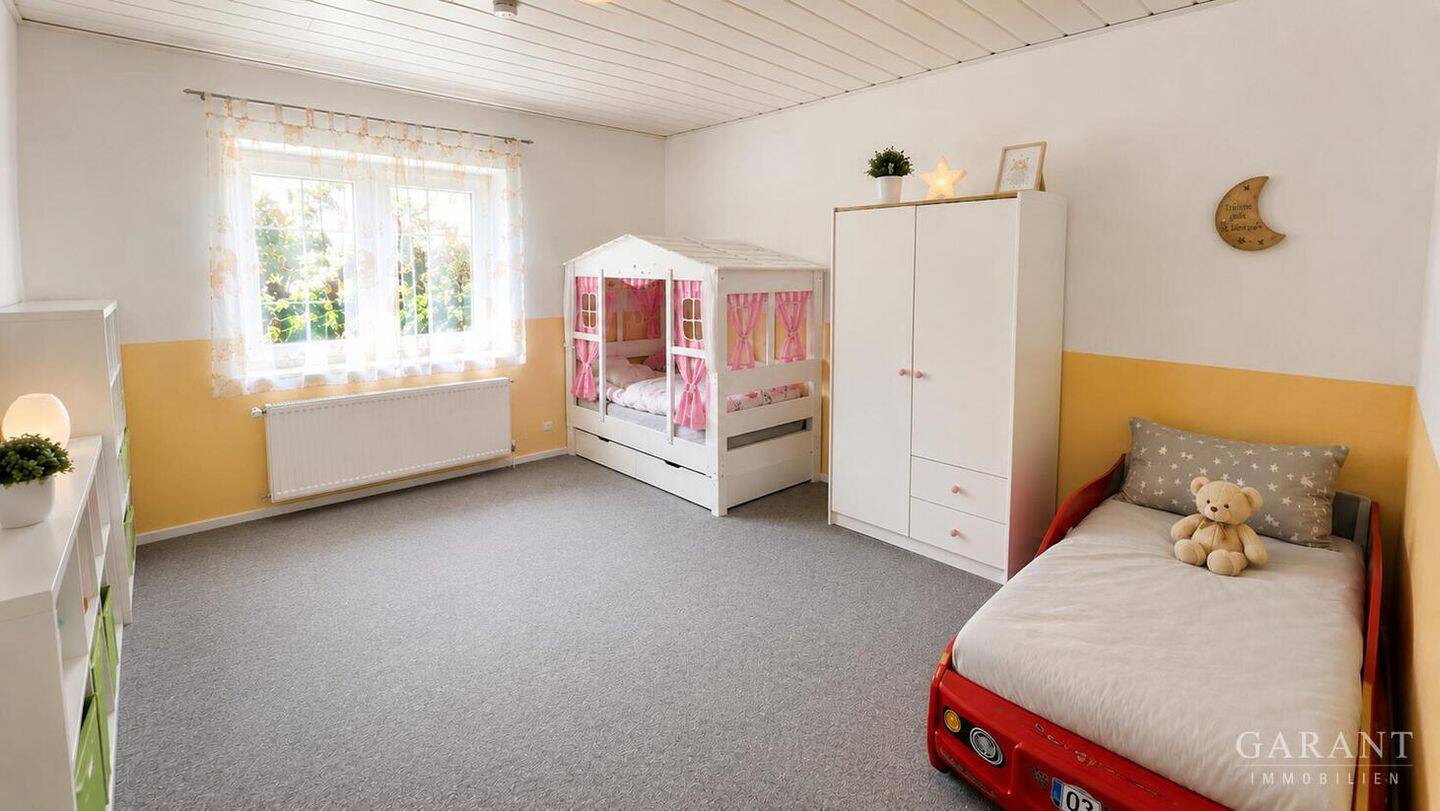 Wohntraum am Ortsrand: Großzügige 4-Zimmer-Wohnung mit Traumblick, Kamin und XXL-Balkon, 53557 Bad Hönningen