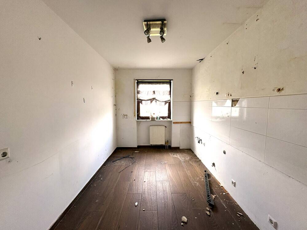 Großzügige 4-Zimmer-Wohnung mit Balkon, Garage & viel Potenzial in Landau, 76829 Landau in der Pfalz