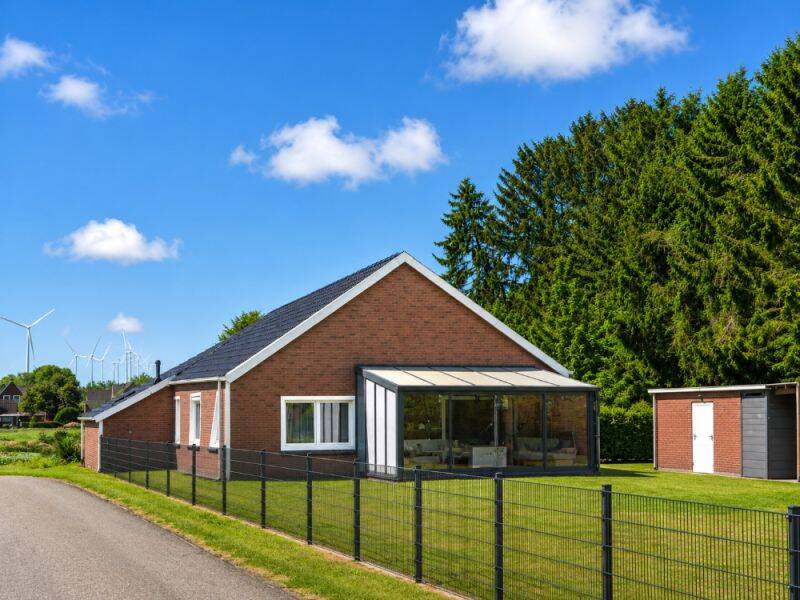 Attraktives Zweifamilienhaus in ruhiger, ländlicher Lage – Wohnen & Rendite vereint, 26831 Bunde