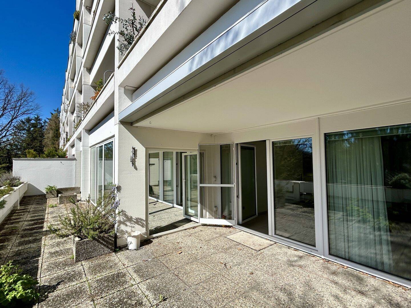 Traumhafte Terrassenwohnung in 1A-Lage am Fuße des Erlanger Burgbergs, 91054 Erlangen (Burgberg Erlangen-Nord Erlangen-Ost Innenstadt Sieglitzhof)
