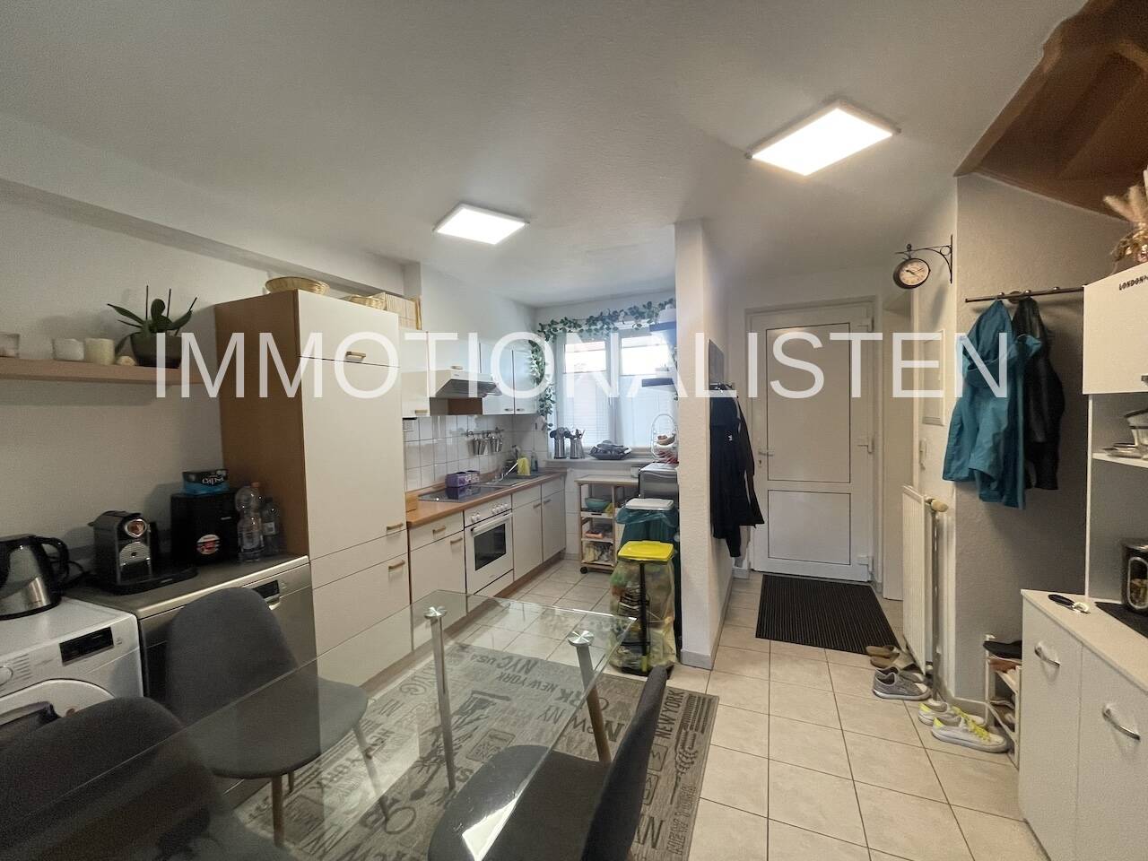#IMMOTIONAL – 3 – ZIMMERWOHNUNG MIT BALKON IM HERZEN VON HEMMOOR, 21745 Hemmoor