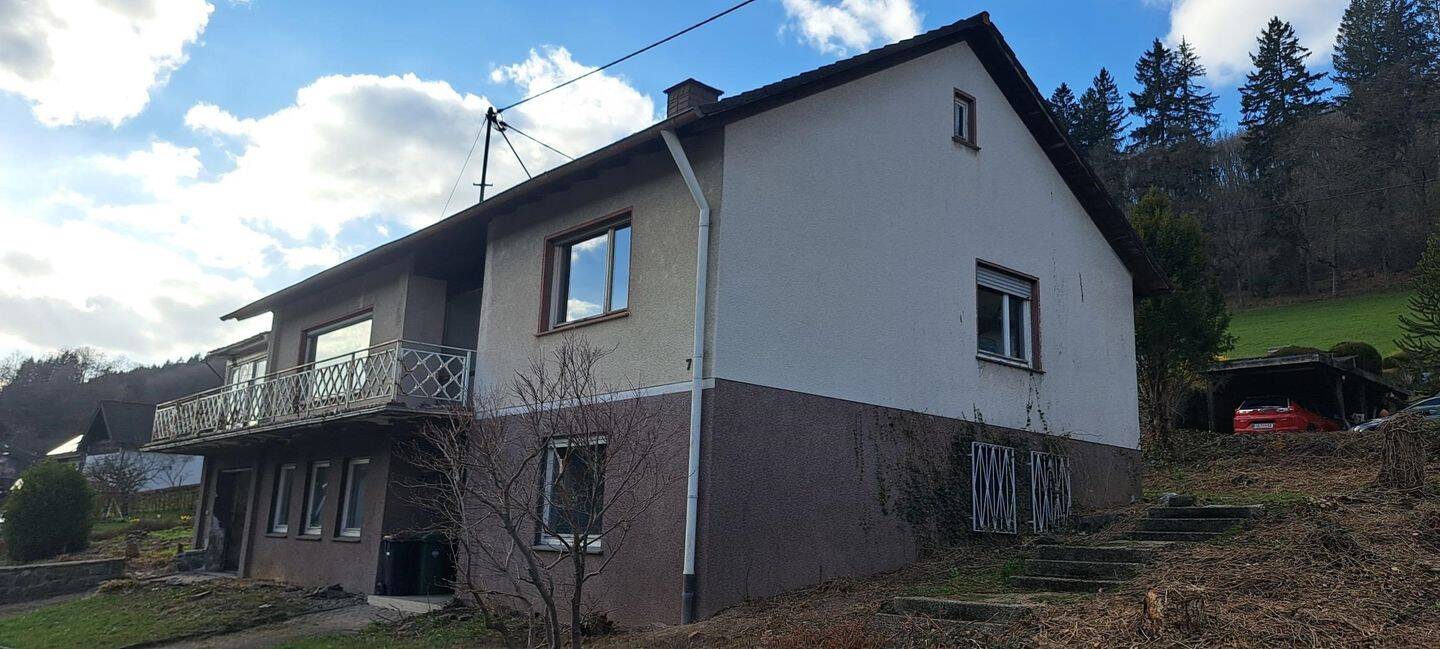 Einfamilienhaus mit Einliegerwohnung in Lennestadt – Kirchveischede, 57368 Lennestadt
