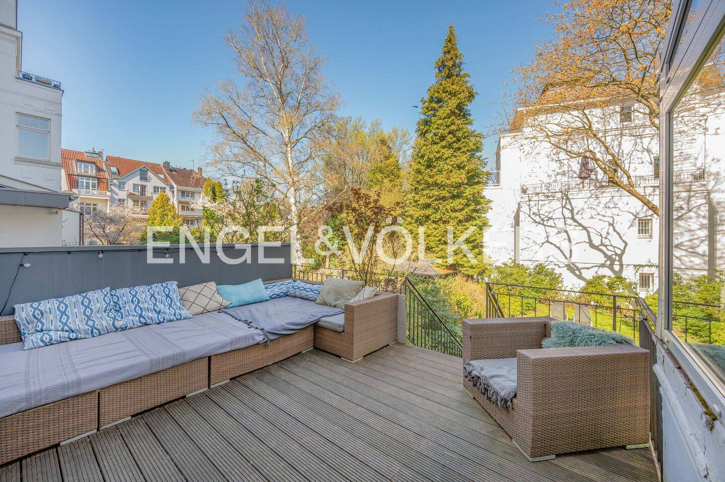 Charmante Stadtvilla am Isebekkanal mit großem Garten und Stellplätzen, 20249 Hamburg (Hamburg-Nord Eppendorf Harvestehude Hoheluft-Ost Winterhude)