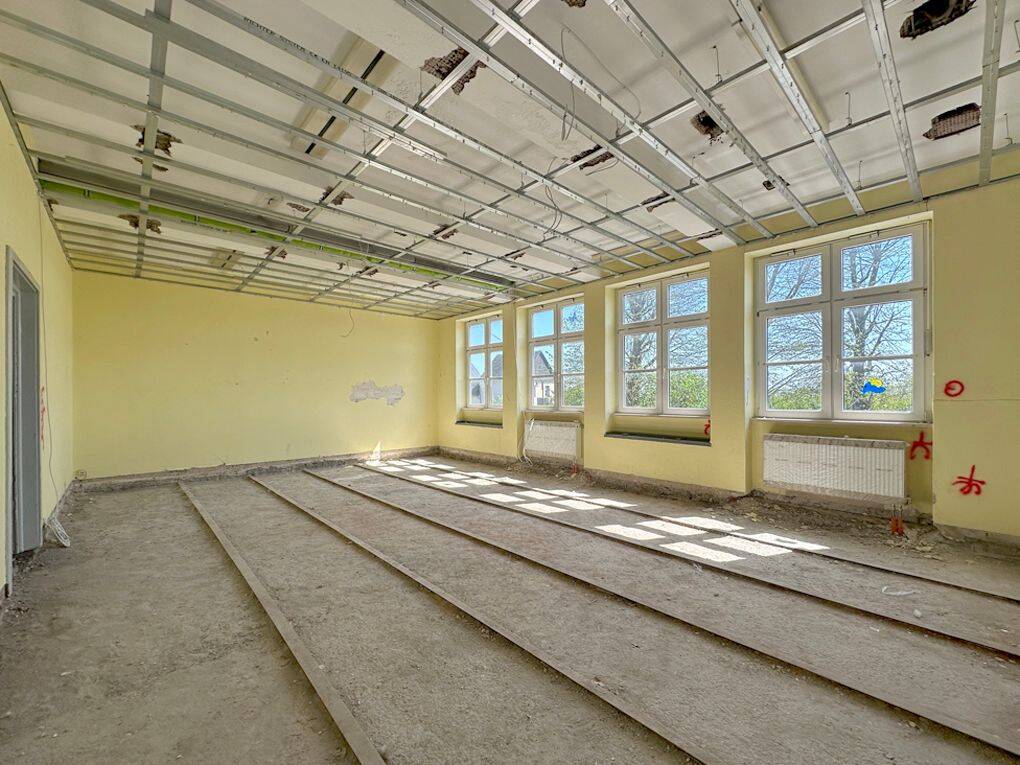 Ehemalige Dorfschule – Großzügiges Wohnbauprojekt oder Mehrgenerationenhaus am Ortsrand, 56814 Illerich