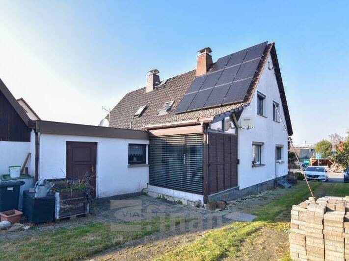 schöne Doppelhaushälfte in Zwickau-Eckersbach mit Wintergarten, 8066 Zwickau