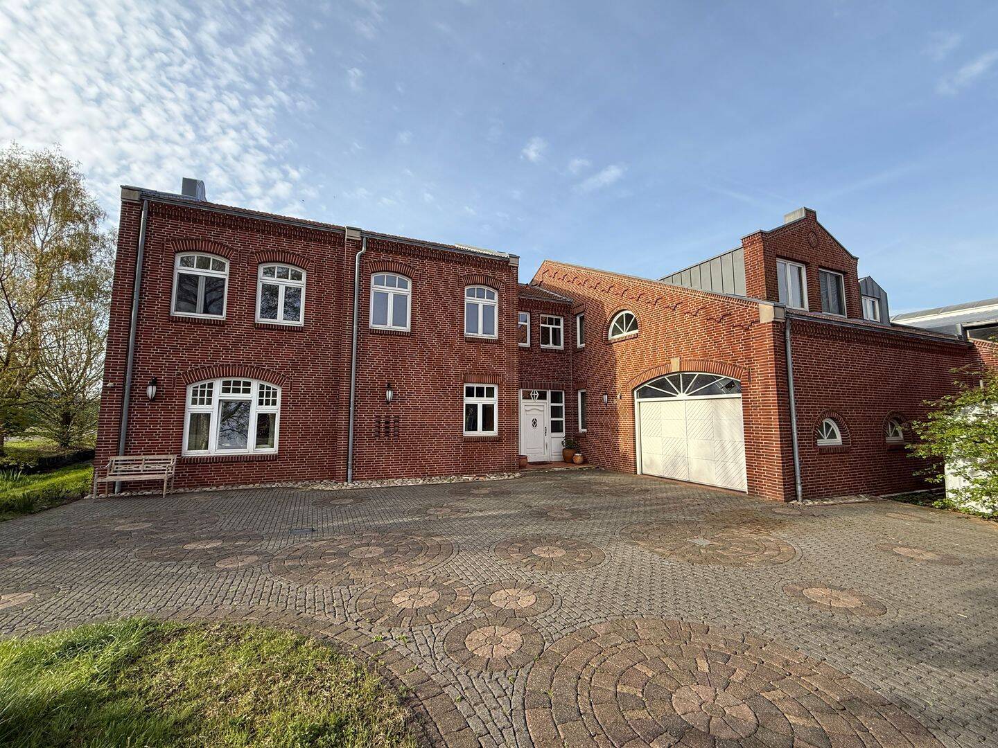 Großzügiges Wohnhaus am Emsdeich mit ca. 2,35 ha Grundstück, 26810 Westoverledingen