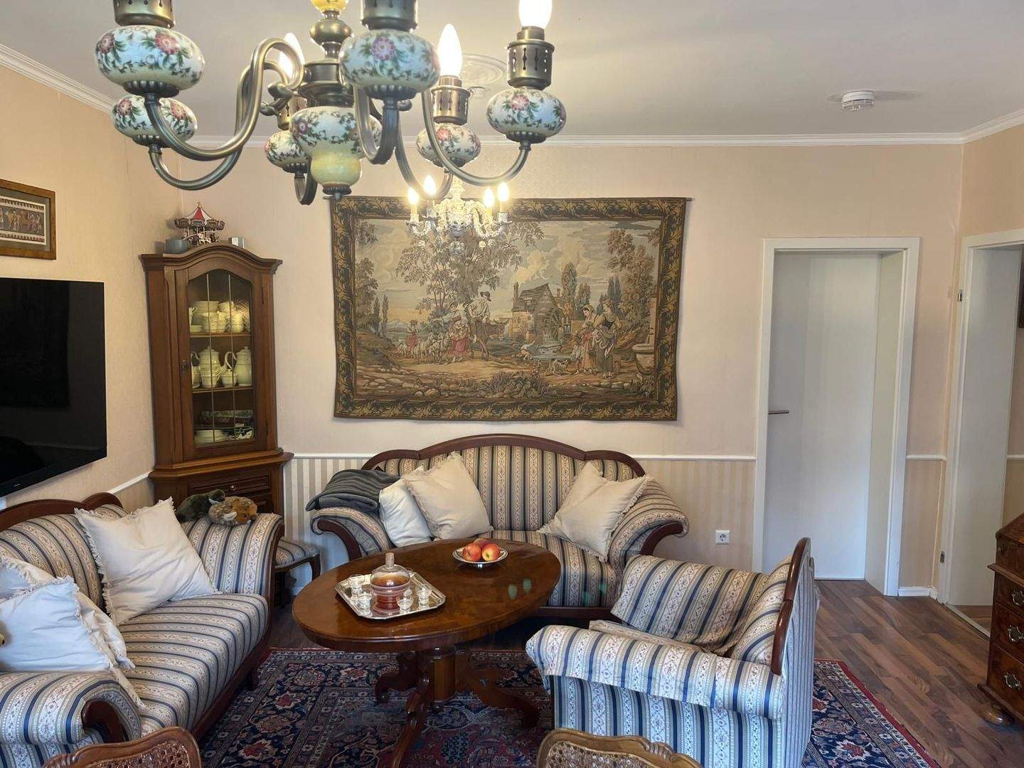 Charmante 4 Zimmer Wohnung in Bad Homburg – renoviert, mit Blick in den Park!, 61350 Bad Homburg v.d. Höhe