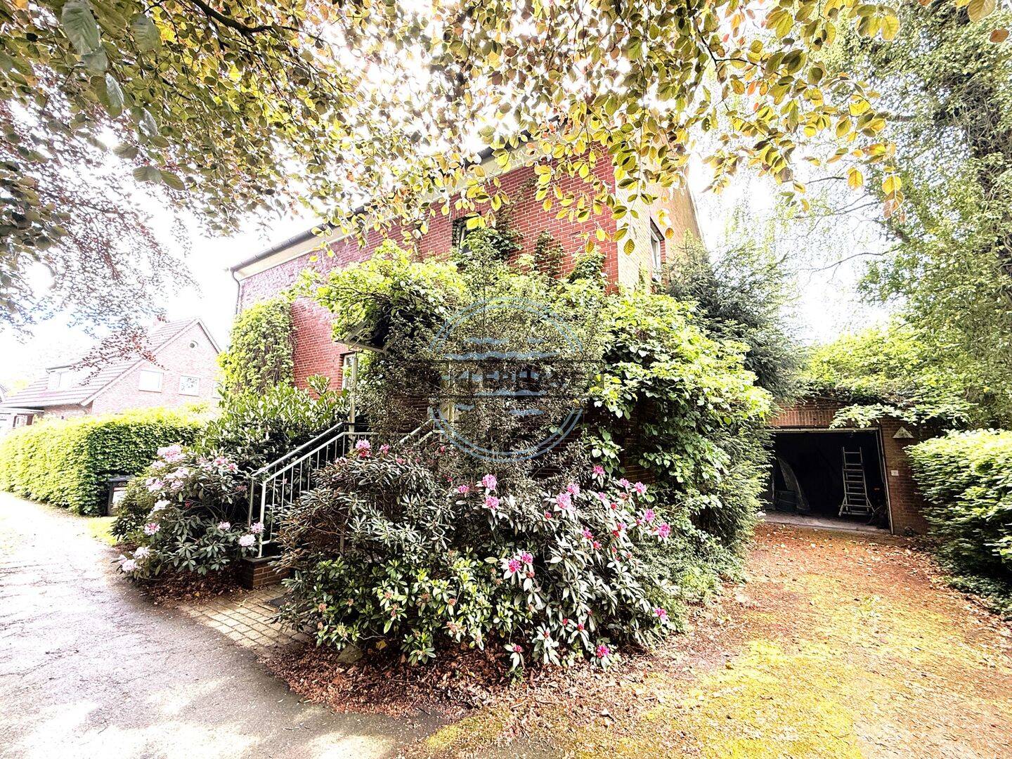 Traumhaftes Einfamilienhaus mit parkähnlichem Garten in begehrter Lage, 26386 Wilhelmshaven