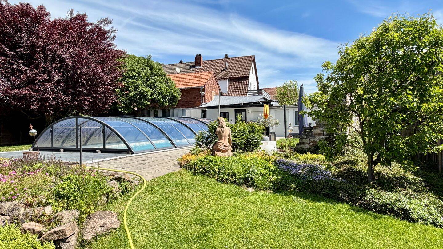 Doppelhaushälfte mit Außenpool in Ludwigsau, 36251 Bad Hersfeld