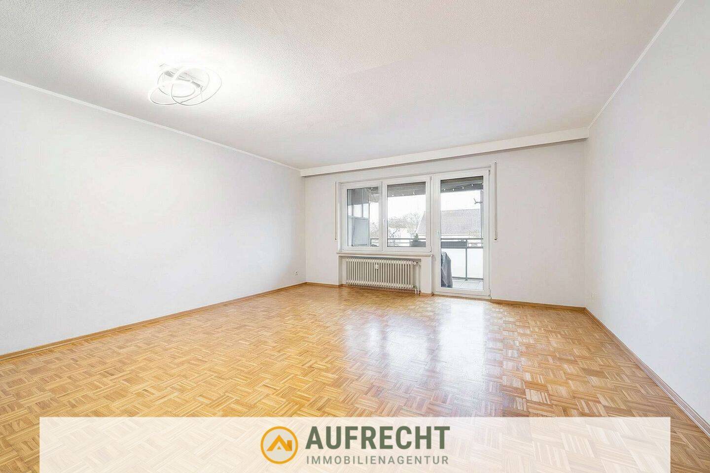 A U F R E C H T °ZENTRAL UND HELL° 2 Zimmer Wohnung mit großem Süd-Balkon und Garage in Dachau, 85221 Dachau