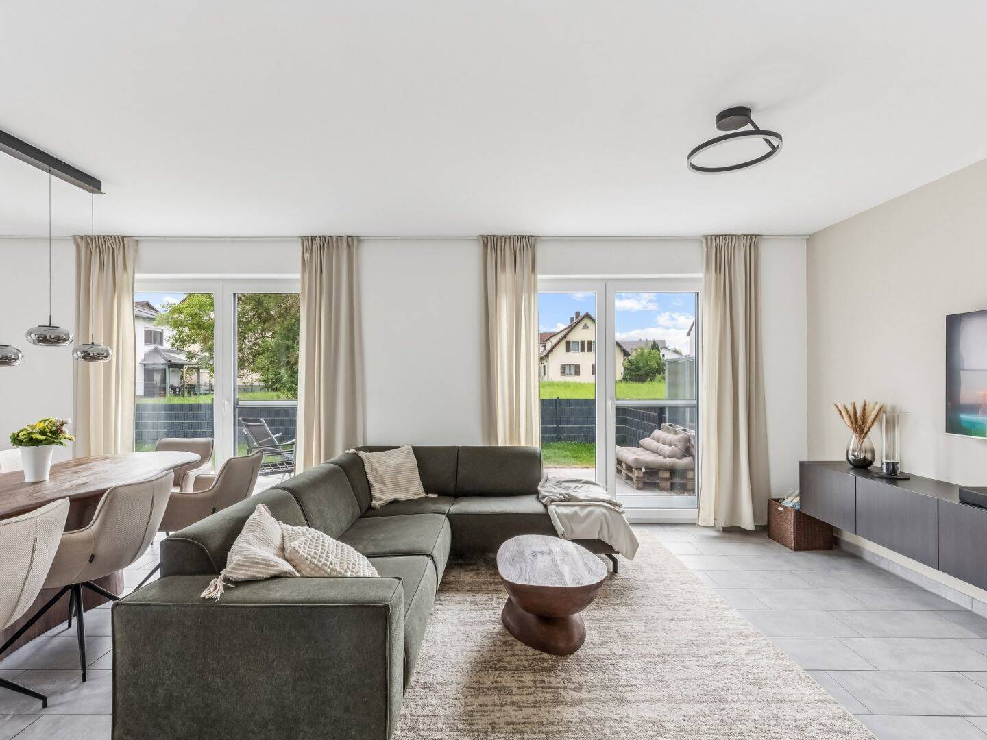 Neuwertige moderne Doppelhaushälfte vermietet in Tegernheim, 93105 Tegernheim