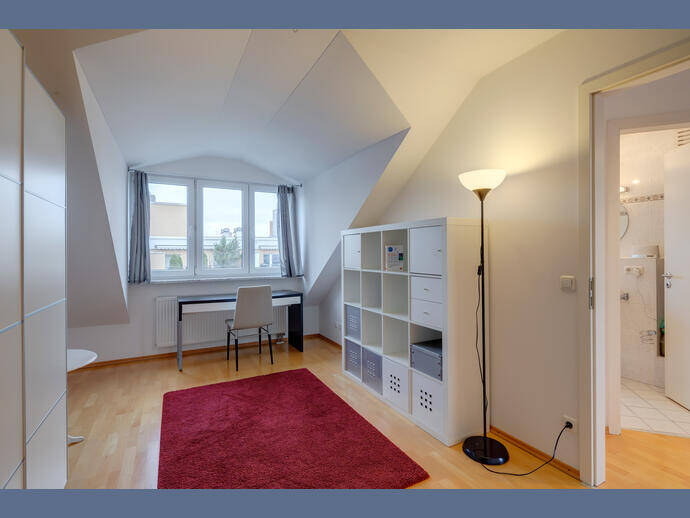 Möbliert: Gemütliche 3-Zimmer Wohnung mit Dachterrasse – München – Vorschaubild 5