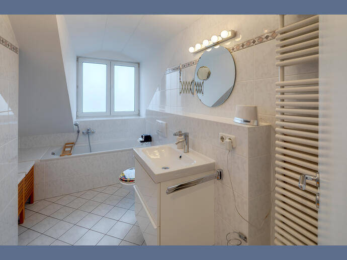 Möbliert: Gemütliche 3-Zimmer Wohnung mit Dachterrasse – München – Vorschaubild 8