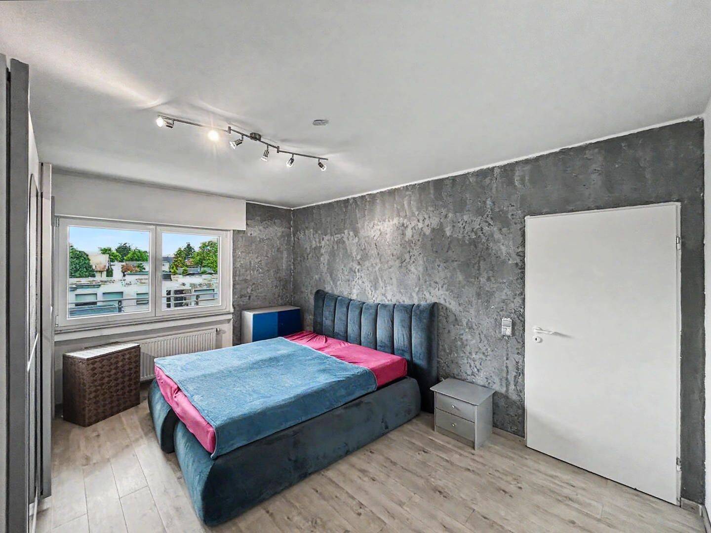 Schnell zum Dürener Zentrum oder auf die Autobahn? Attraktive 2-Zimmer-Wohnung mit XXL-Sonnenbalkon, 52351 Düren