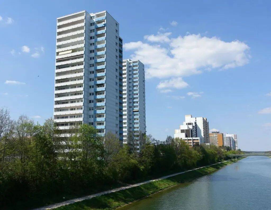 Frisch renoviertes Zimmer mit Balkon für Studenten & Young Professionals – 91056 Erlangen – Vorschaubild 3