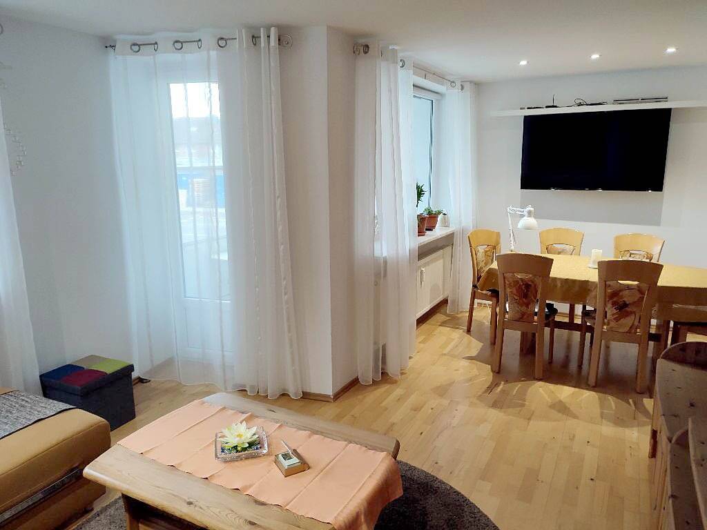 Gepflegte 3-Zimmer-Wohnung mit Einbauküche, Balkon und Kfz-Stellplatz!, 31135 Hildesheim
