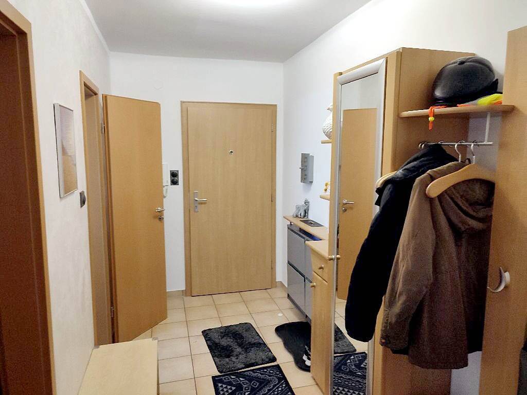Gepflegte 3-Zimmer-Wohnung mit Einbauküche, Balkon und Kfz-Stellplatz! – 31135 Hildesheim – Vorschaubild 3