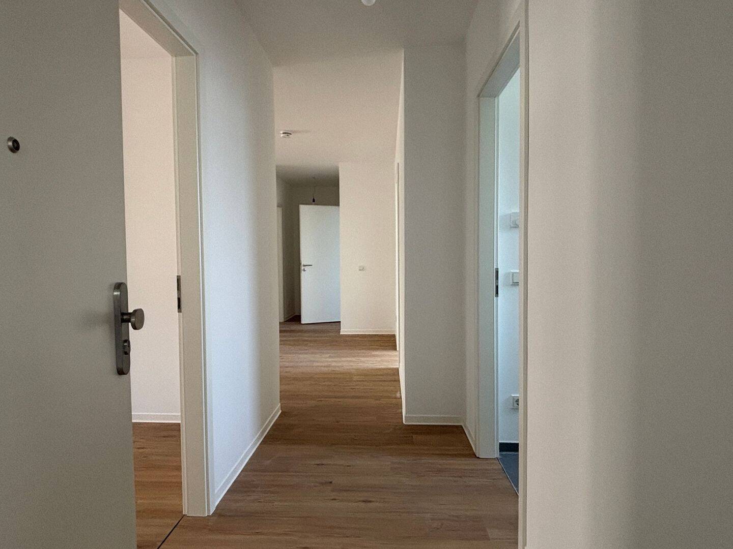 Ab sofort! 3-Zimmer-Wohnung (Typ 27 kompakt) mit Balkon, Gäste-WC und eigenem Keller – 50968 Köln – Vorschaubild 4