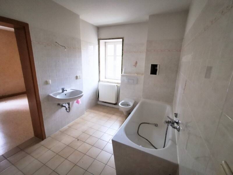 Teilvermietetes ehemaliges Pfarrhaus im Altenburger Land OT Grünberg, 4639 Ponitz