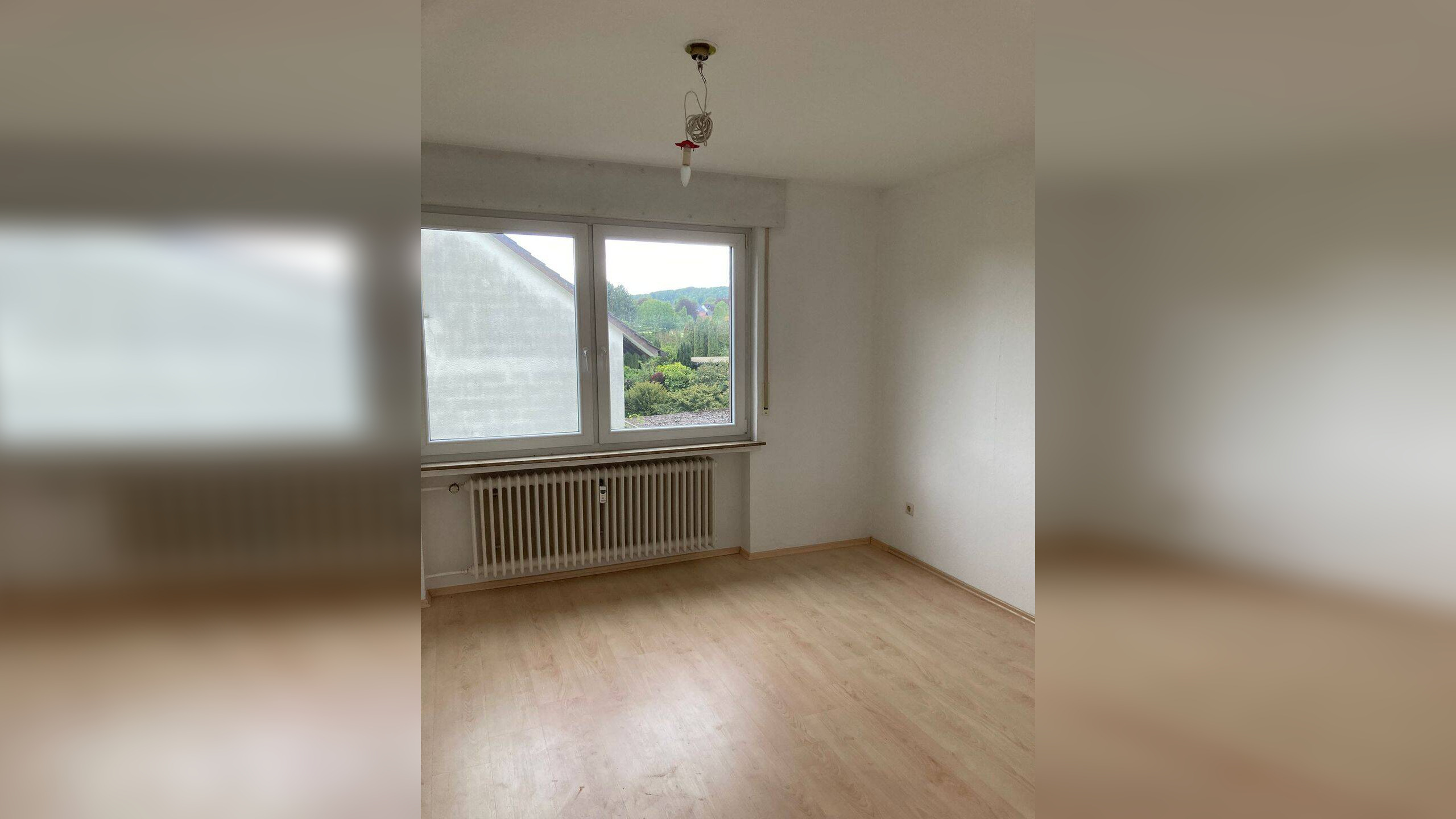 Schicke 3-Zimmer-Dachgeschoss-Wohnung mit Loggia, 32108 Bad Salzuflen