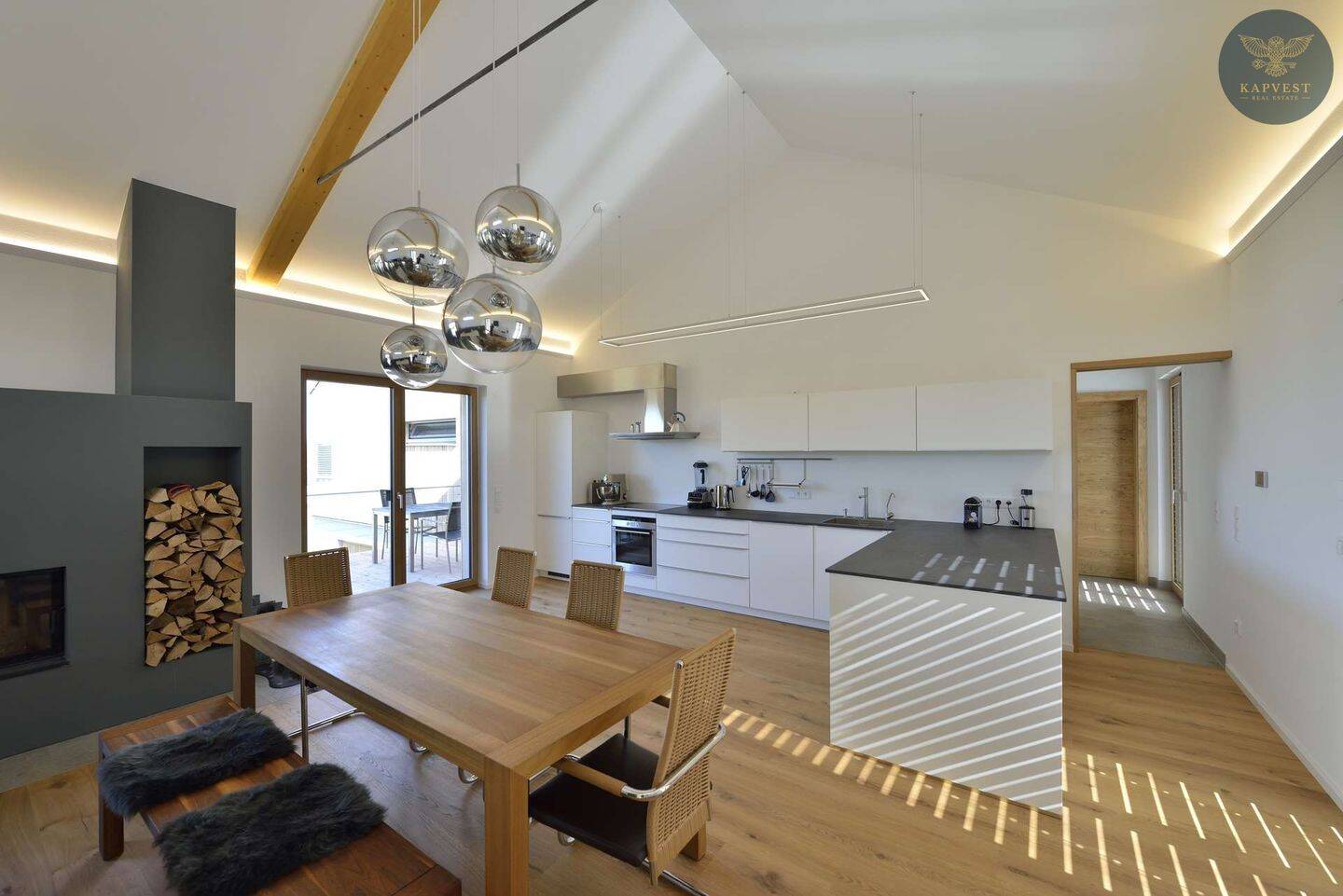 Chalet-Resort mit Gipfelpanorama – Natur, Luxus & Rendite, 80802 München (Maxvorstadt Schwabing-Freimann)